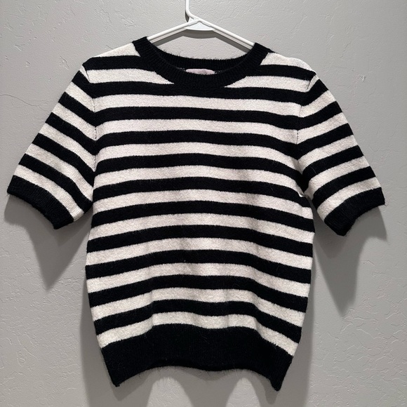 H&M Black and White Striped Knit Short Sleeve Top Size XS - Picture 1 of 4